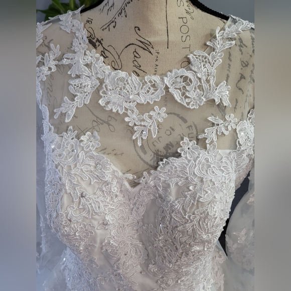 Rhinestone Wedding dress - Picture 9 of 16